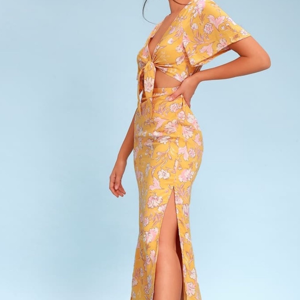 EUC AMUSE SOCIETY CUT OUT FLORAL YELLOW DRESS SIZE XS BOW BOHEMIAN RHAPSODY